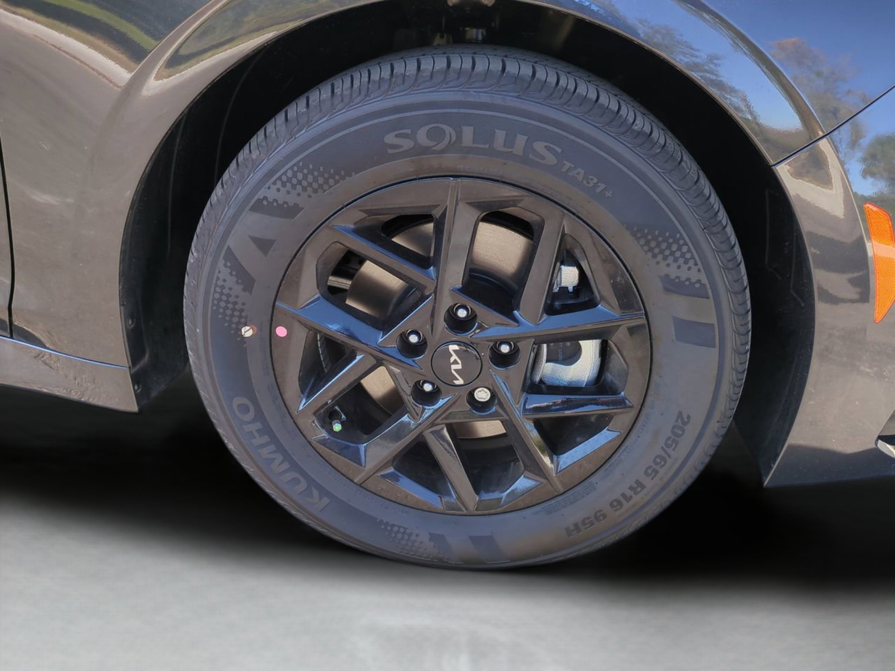 New 2026 Interstellar Gray Kia LXS FWD image 31