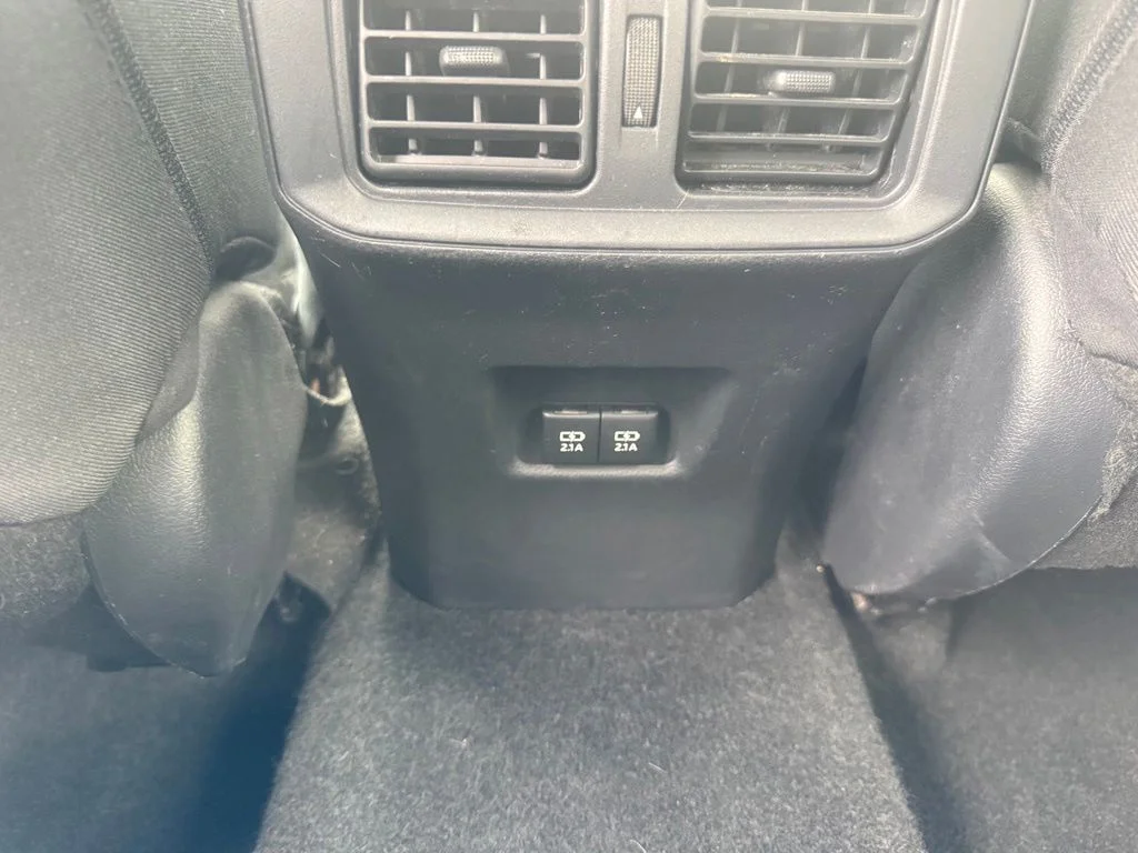 Used 2019 White Toyota XLE image 35