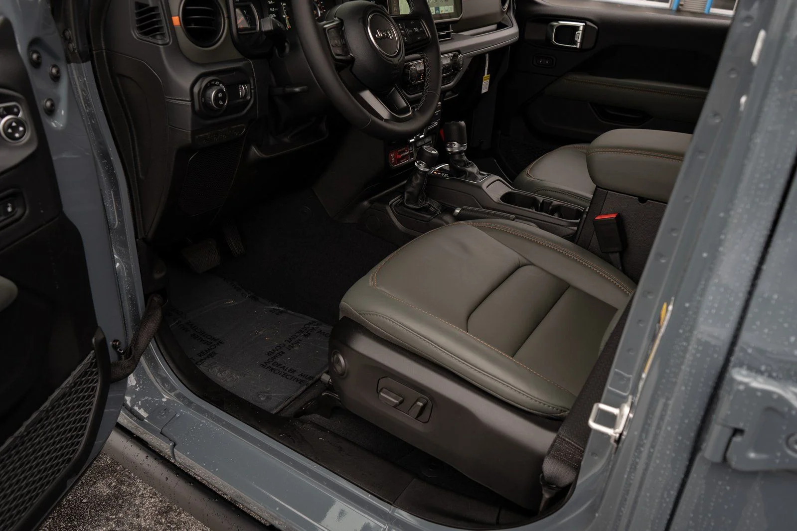 New 2026 Anvil Clearcoat Jeep Mojave X image 17