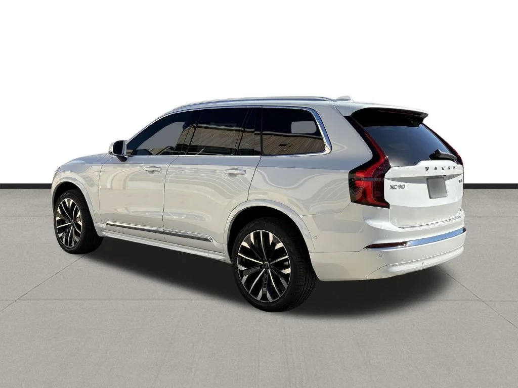 New 2026 Crystal White Volvo Plus image 7