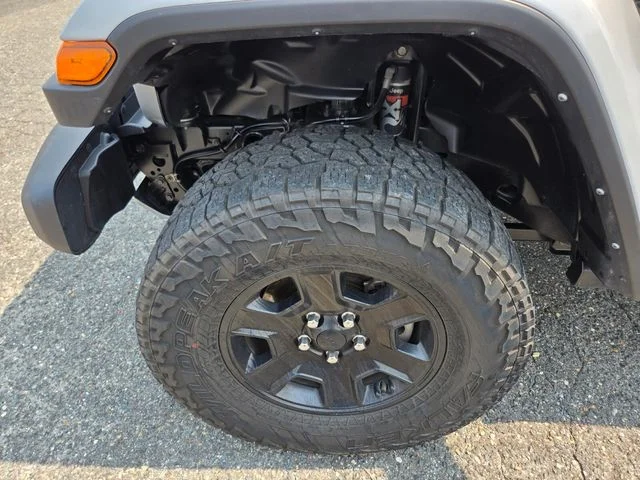 Used 2023 Silver Jeep Mojave image 25
