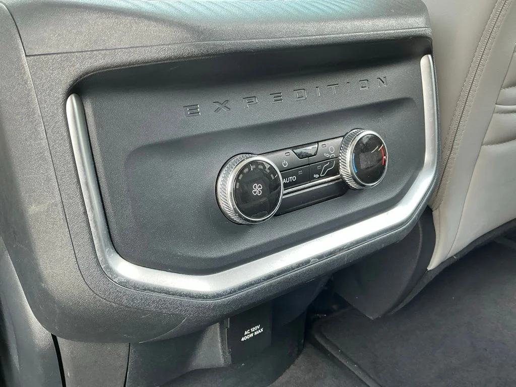 Used 2025 Gray Ford Active image 29