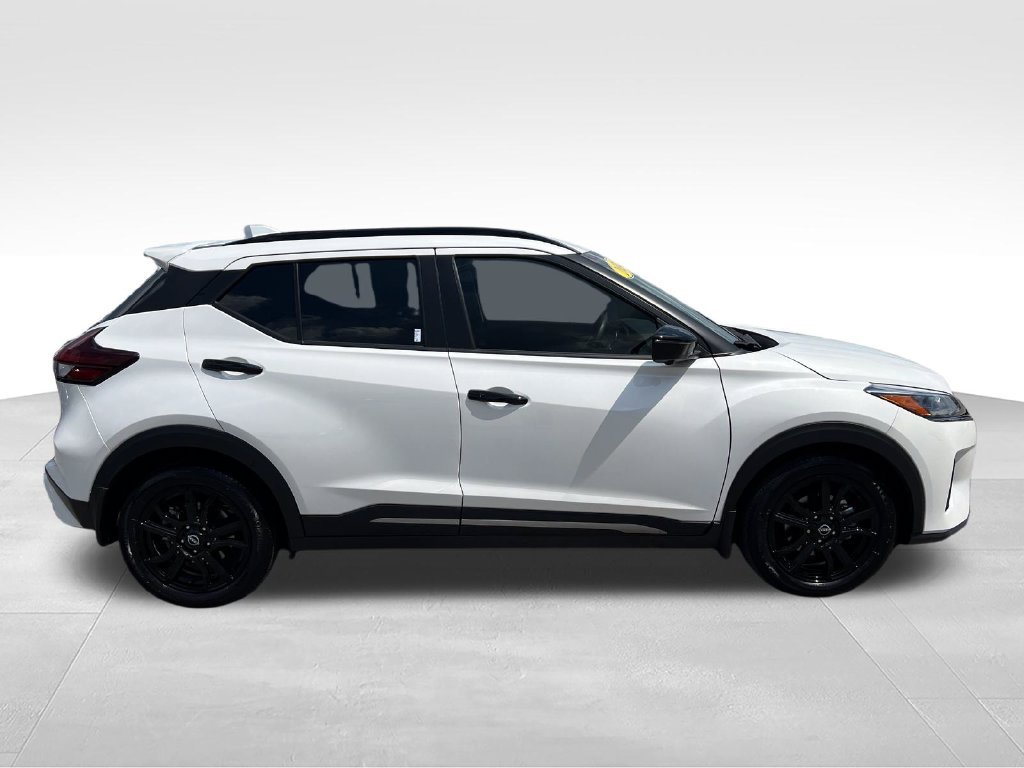 Used 2024 White Nissan SR image 7