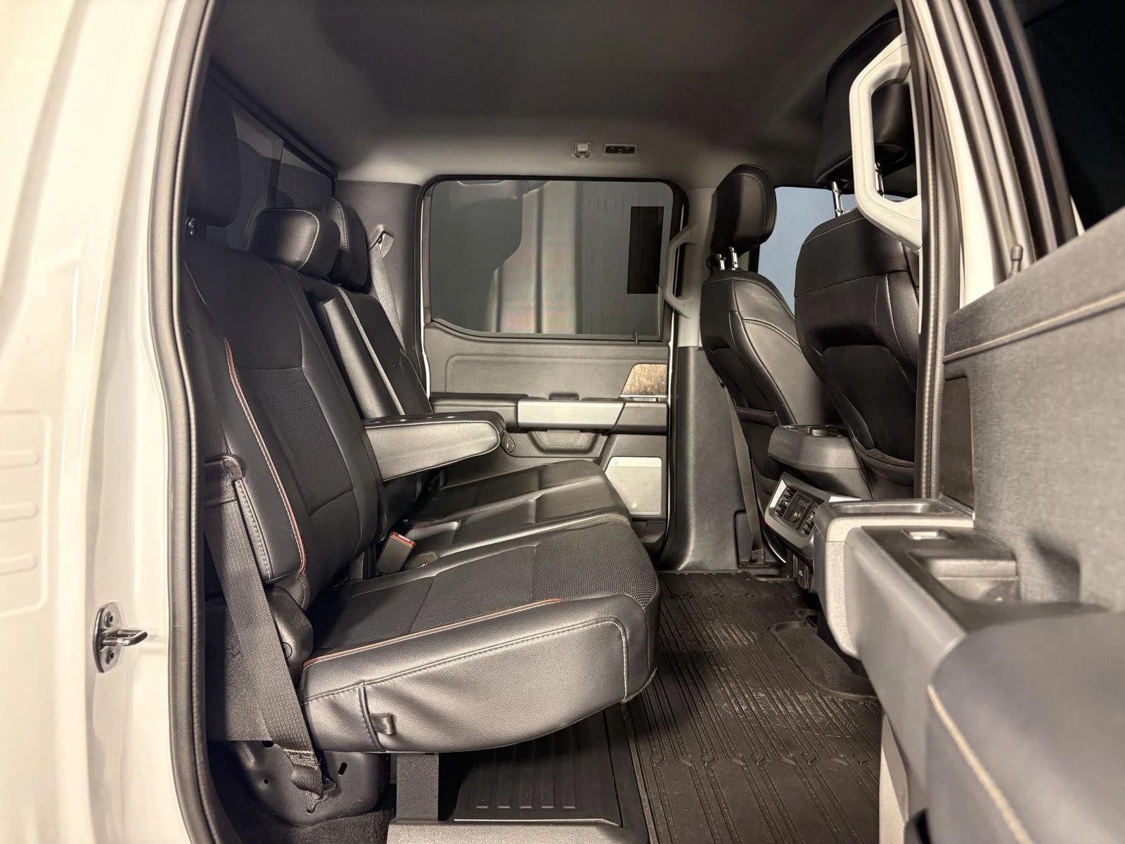 Used 2023 Oxford White Ford LARIAT image 18