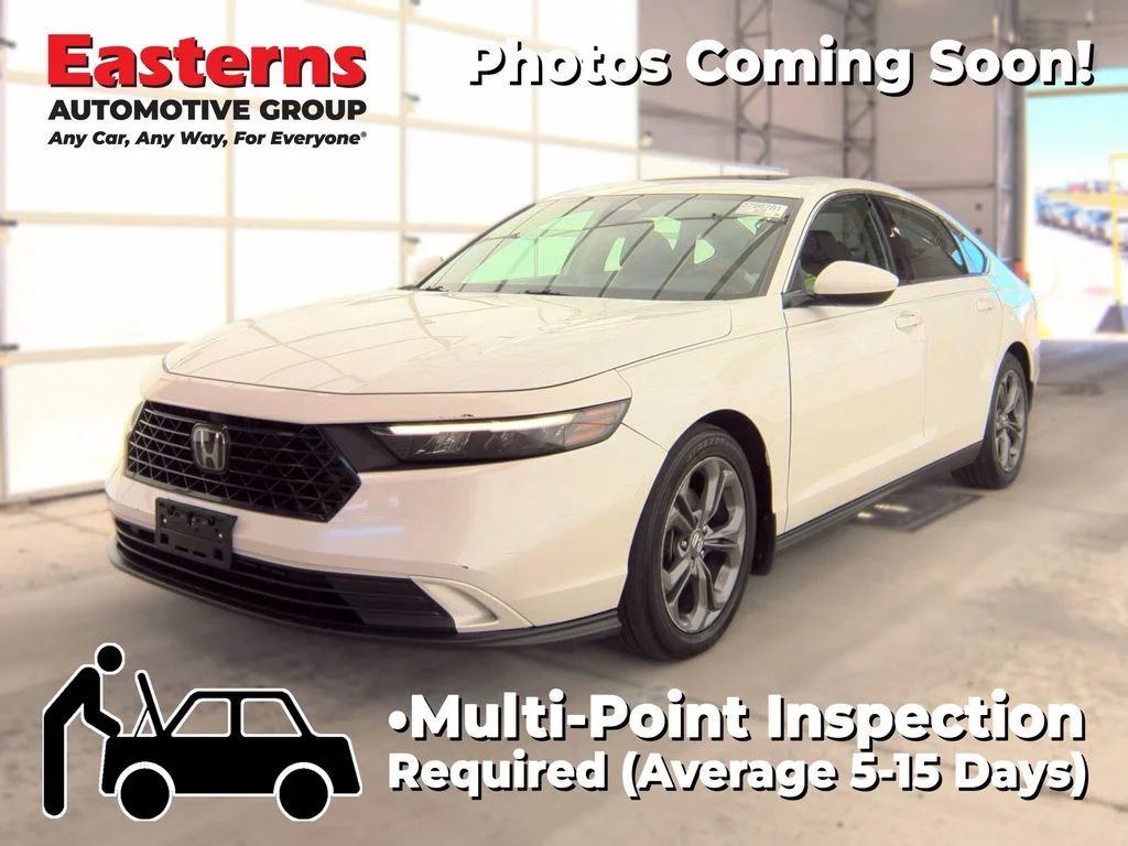 Used 2023 White Honda EX image 1