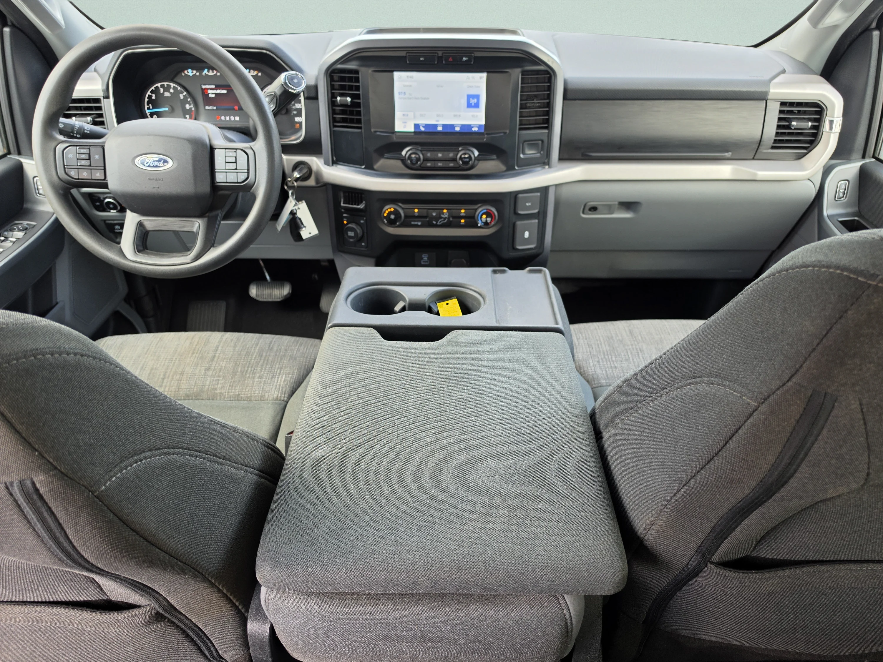 Used 2023 Oxford White Ford XLT image 19