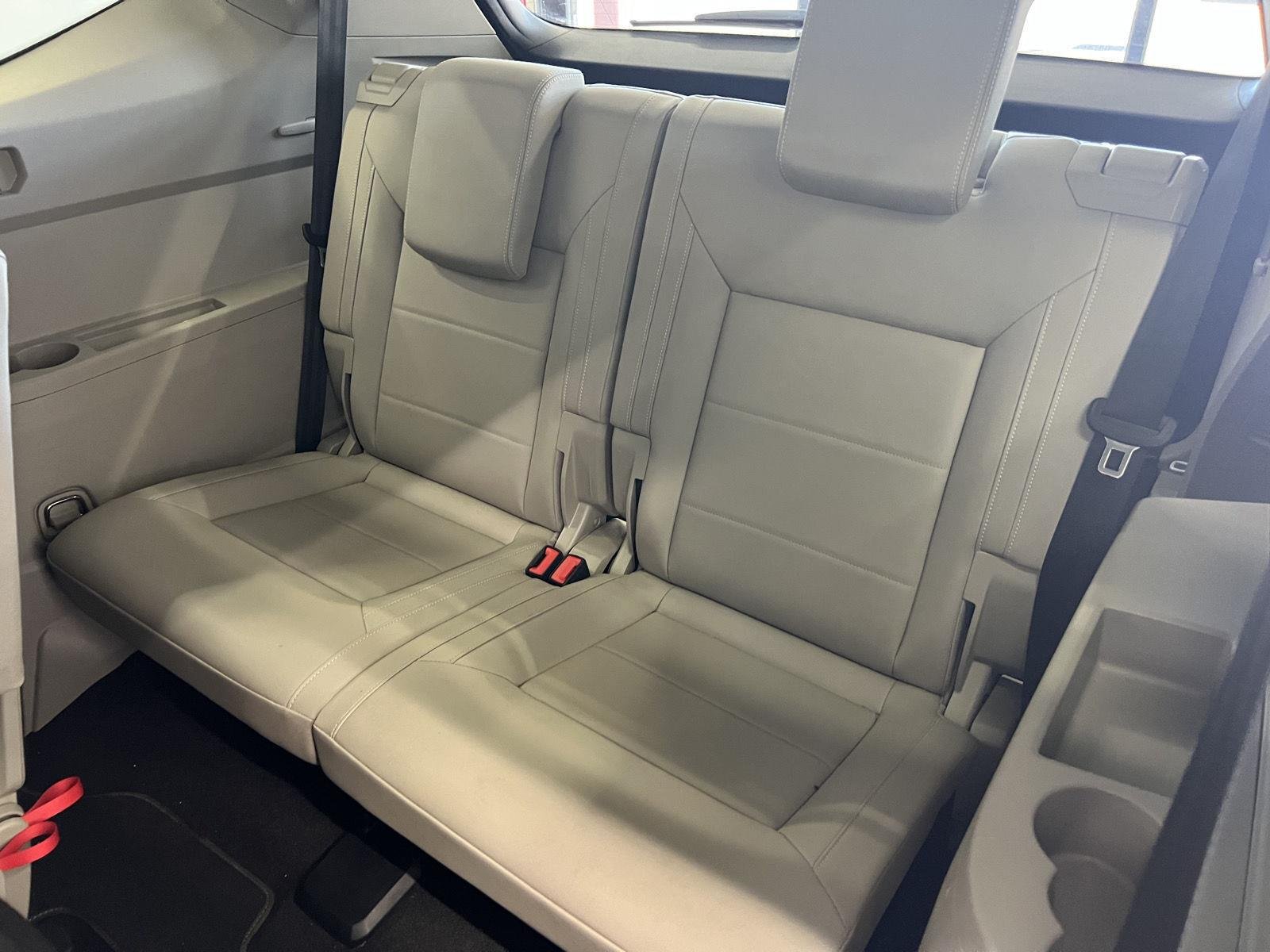2023 Volkswagen Atlas SE w/Tech - Photo 27