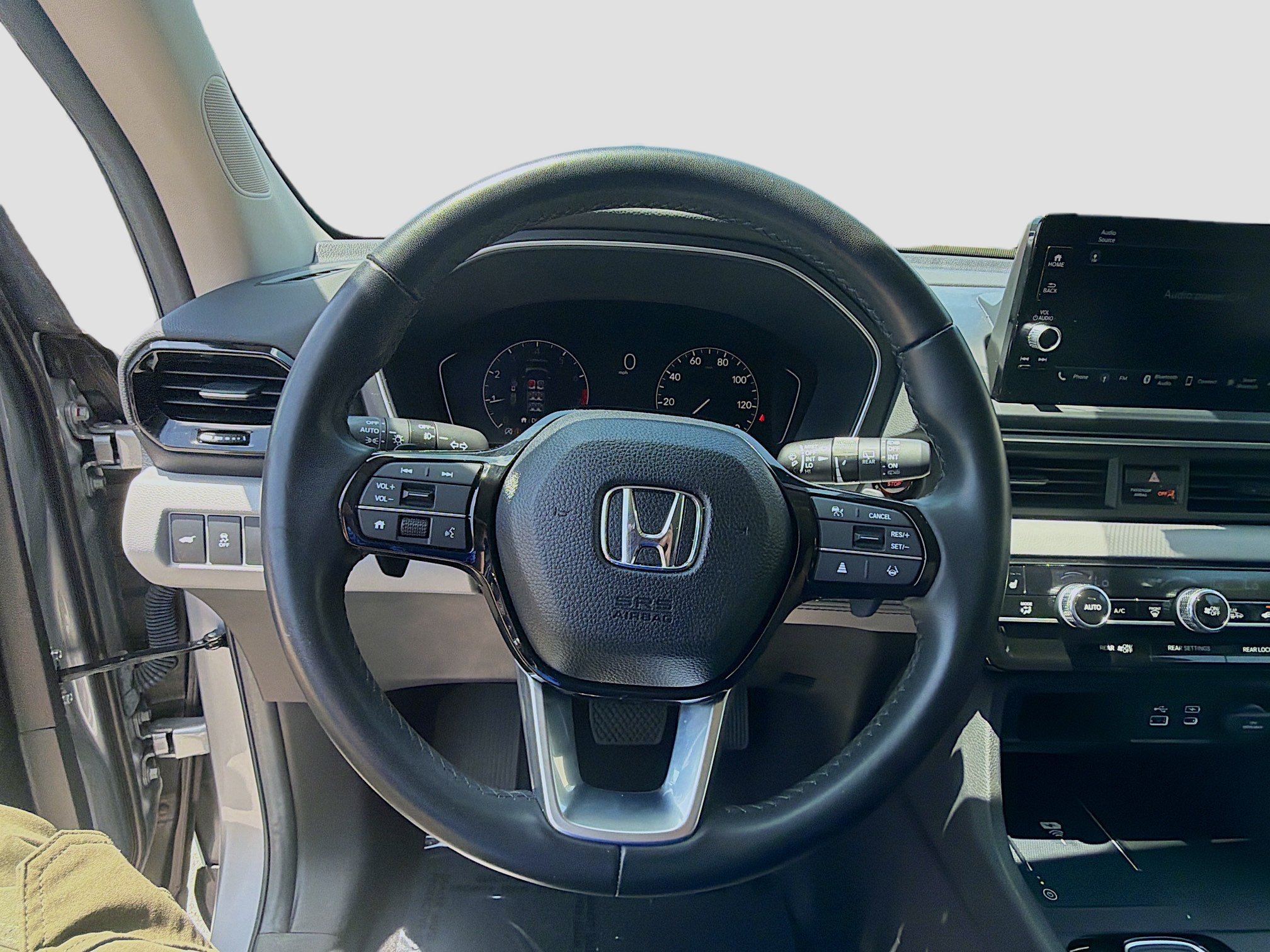 Used 2025 Lunar Silver Metallic Honda EX-L image 8