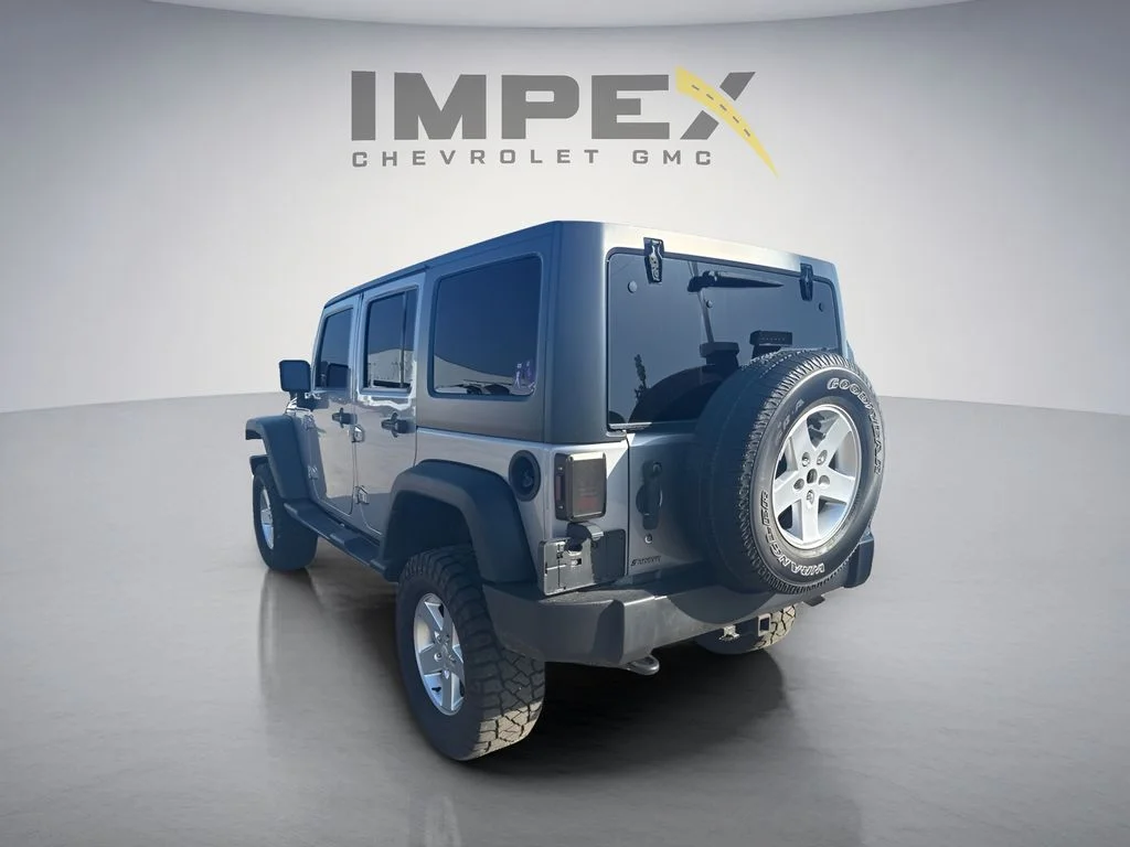 Used 2017 Silver Jeep Unlimited Sport image 3