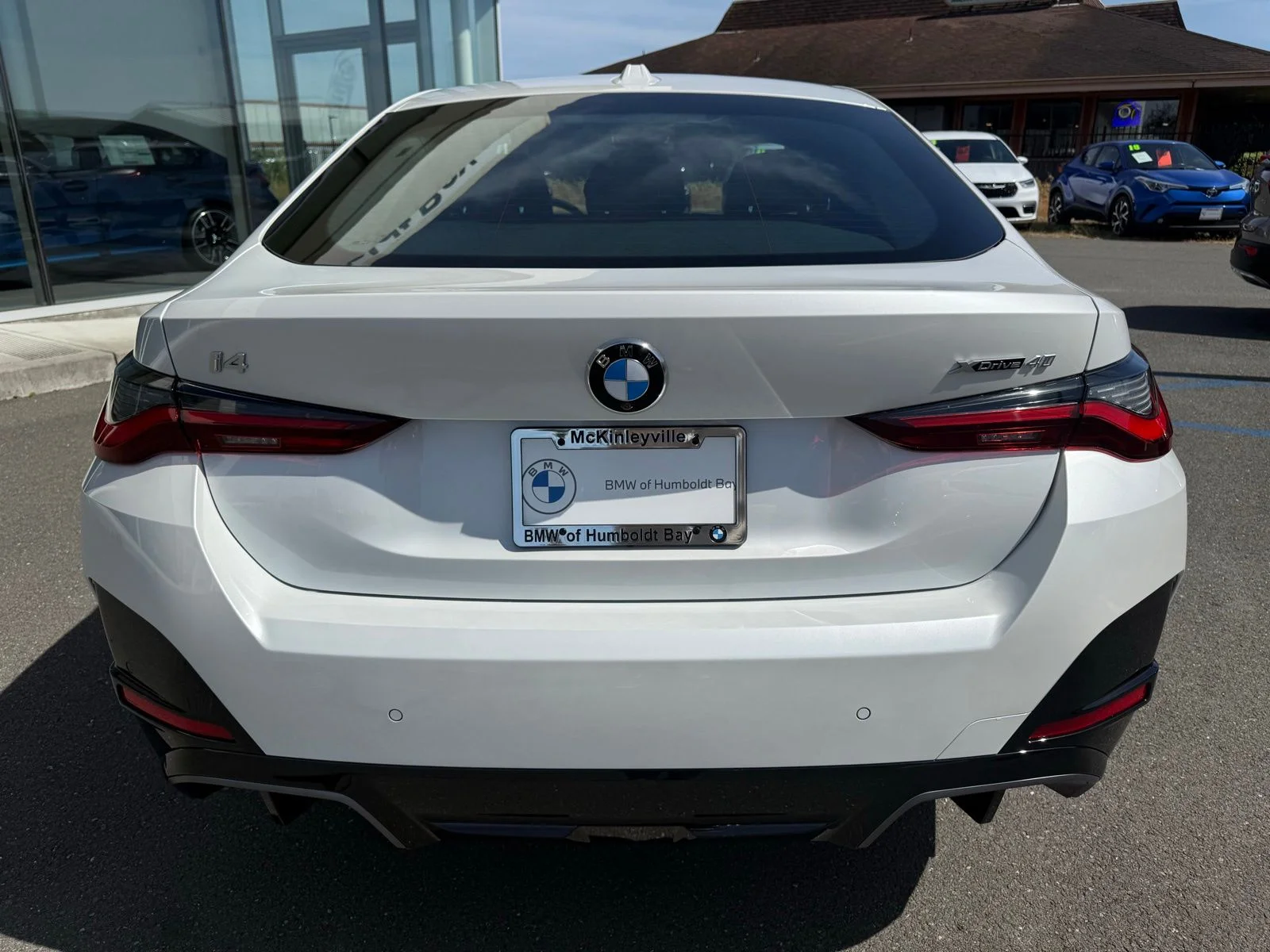 New 2026 Mineral White Metallic BMW xDrive40 image 6