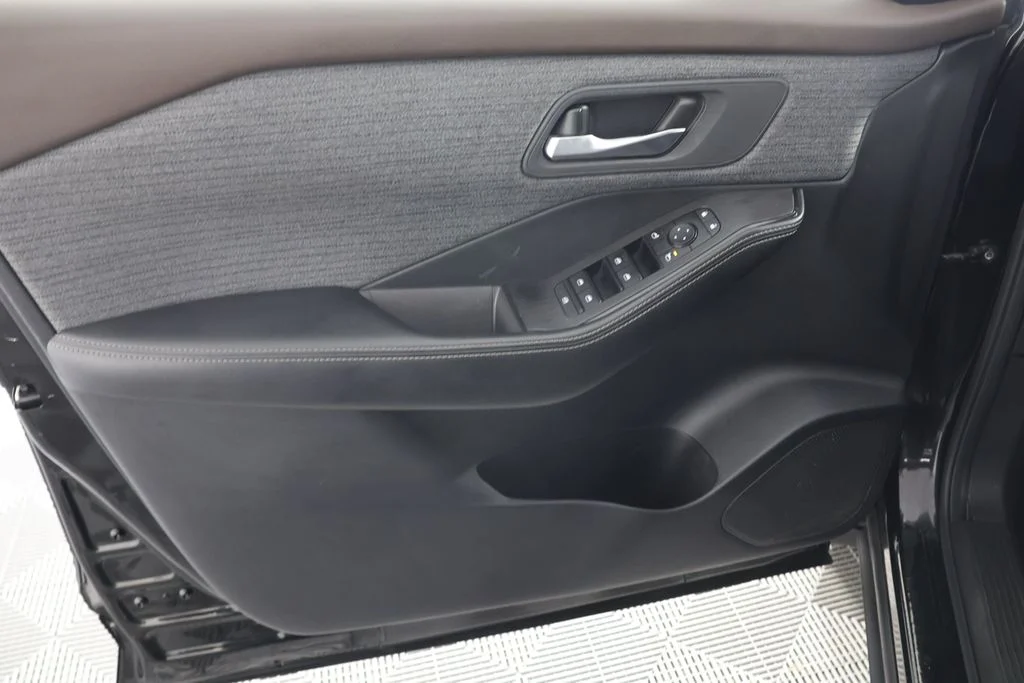 Used 2023 Black Nissan SV image 23