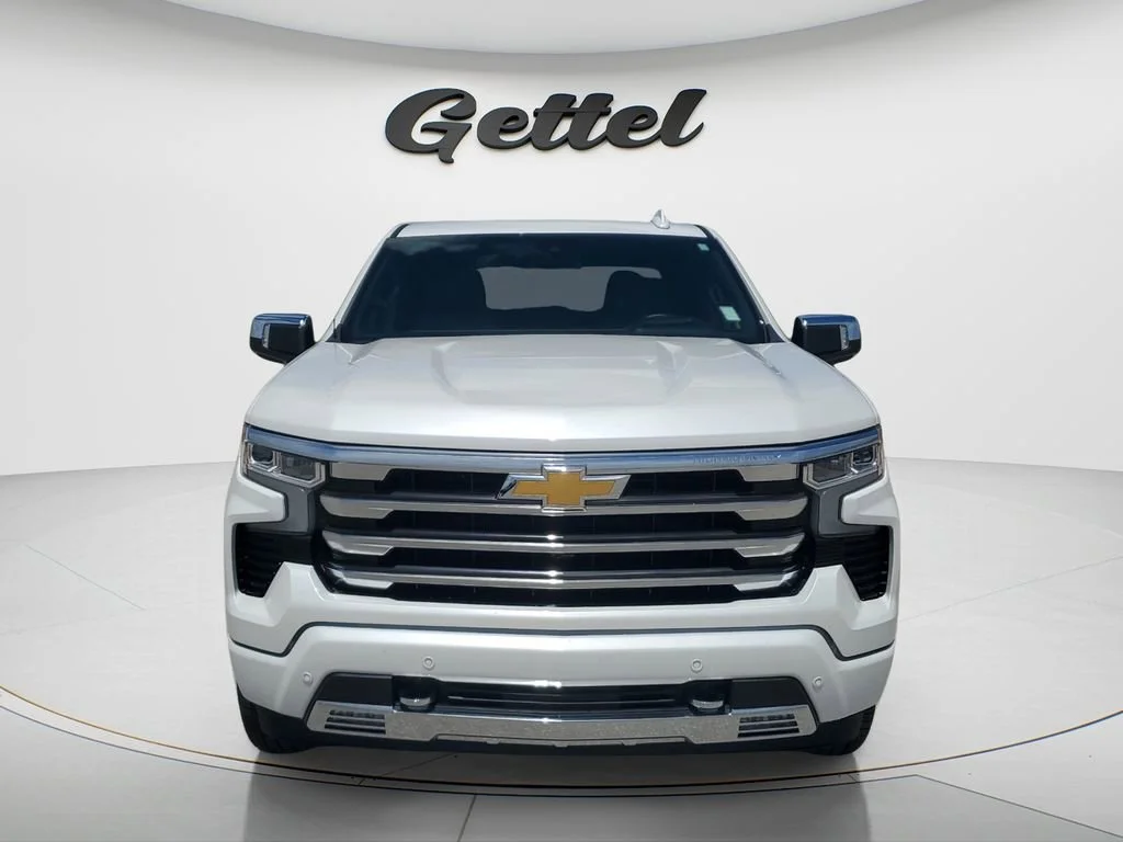 Used 2024 Iridescent Pearl Tricoat Chevrolet High Country image 2
