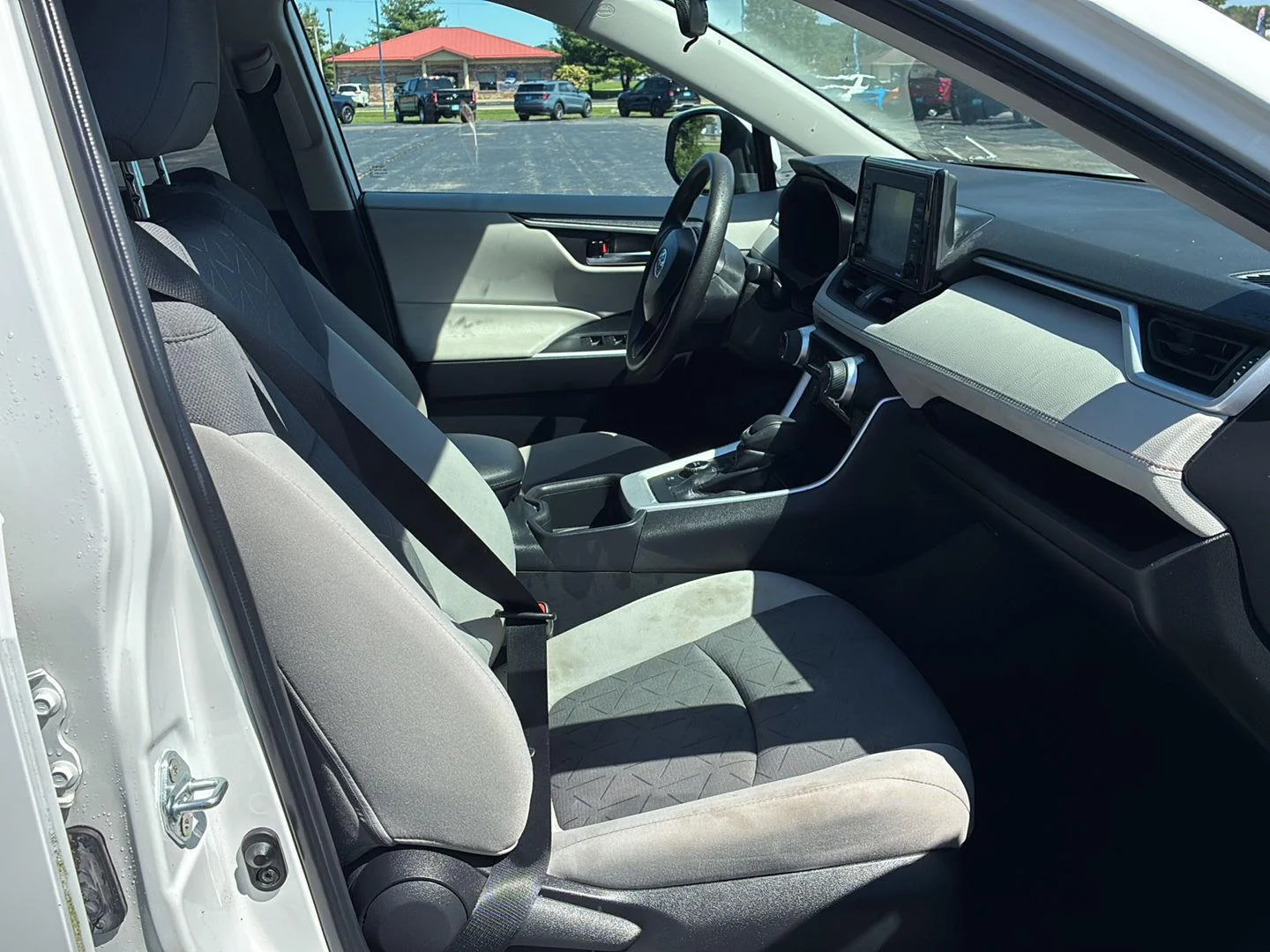 Used 2022 White Toyota XLE image 12