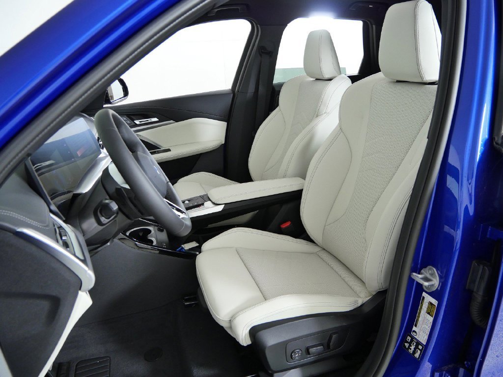 New 2027 Portimao Blue Metallic BMW xDrive28i image 31
