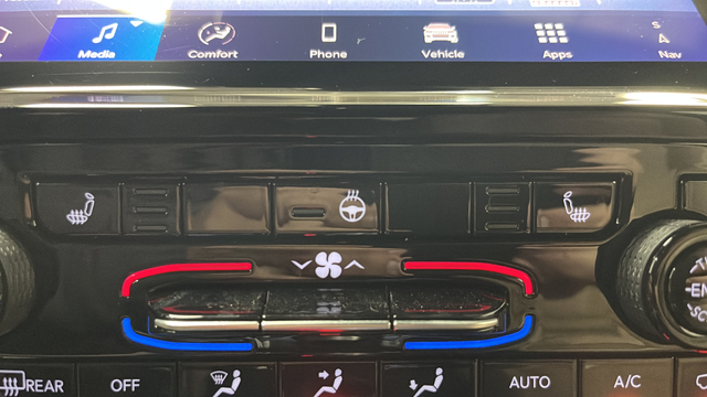 Used 2024 Midnight Sky Jeep Limited image 39