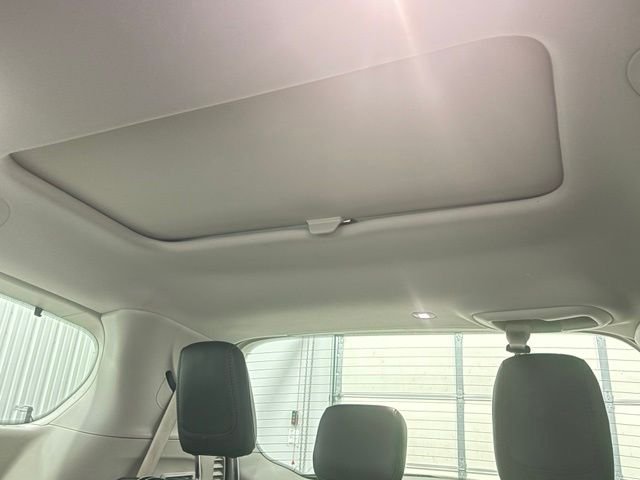 Used 2018 White Chrysler Limited image 13
