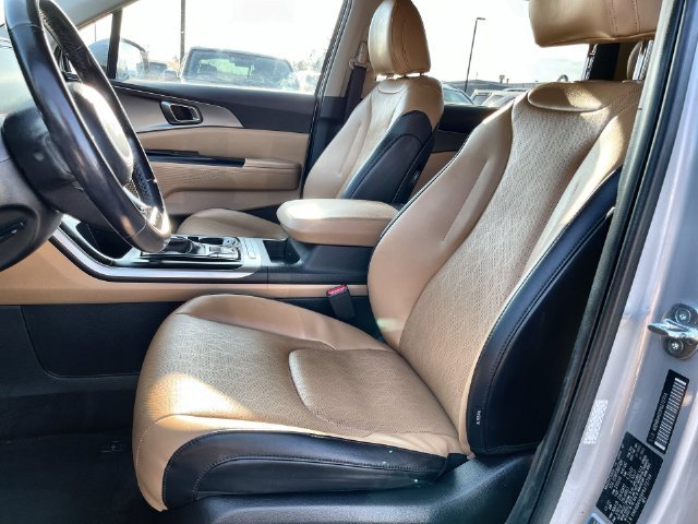 Used 2023 Silver Kia LX Seat Package image 21