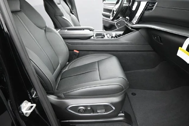 New 2026 High Gloss Black Exterior Paint Jeep  image 21