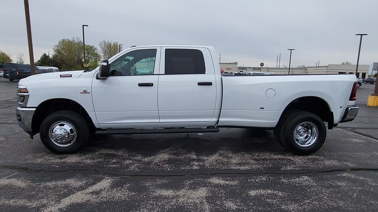 New 2026 Bright White Clear-Coat Exterior Paint RAM Tradesman image 5