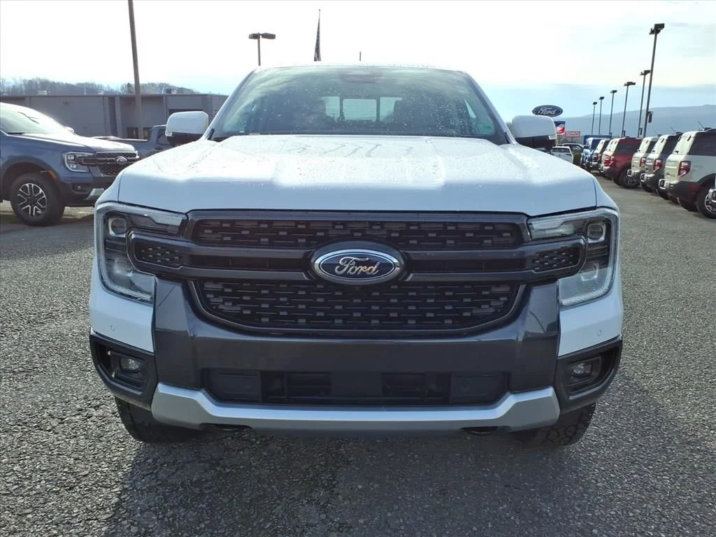 New 2025 Oxford White Ford LARIAT® image 8