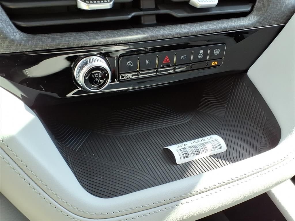 2026 Ford Explorer Platinum - Photo 23