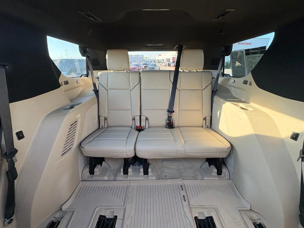 Used 2024 White Cadillac Premium Luxury image 29