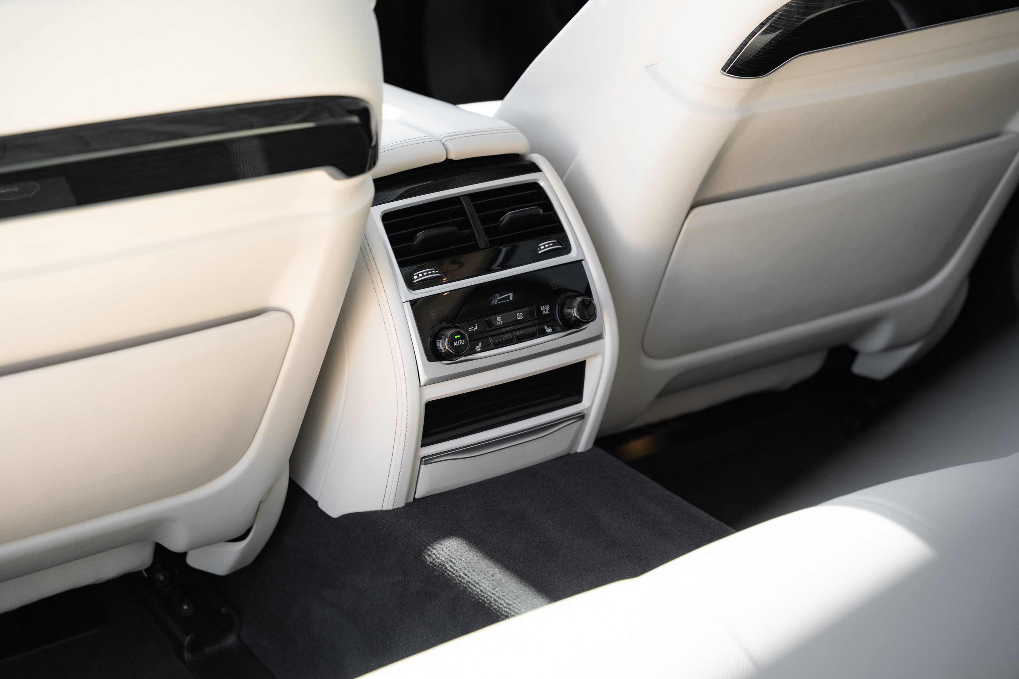 Used 2020 Imperial Blue Metallic BMW 750i xDrive image 26