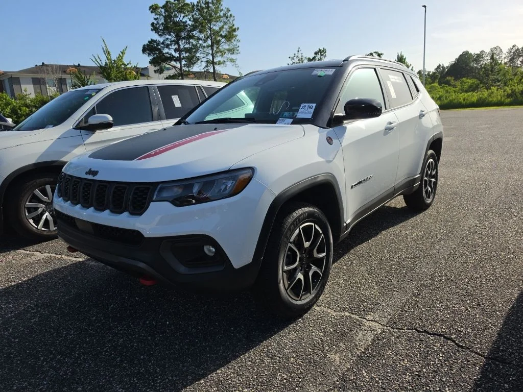 Used 2024 White Jeep Trailhawk image 1