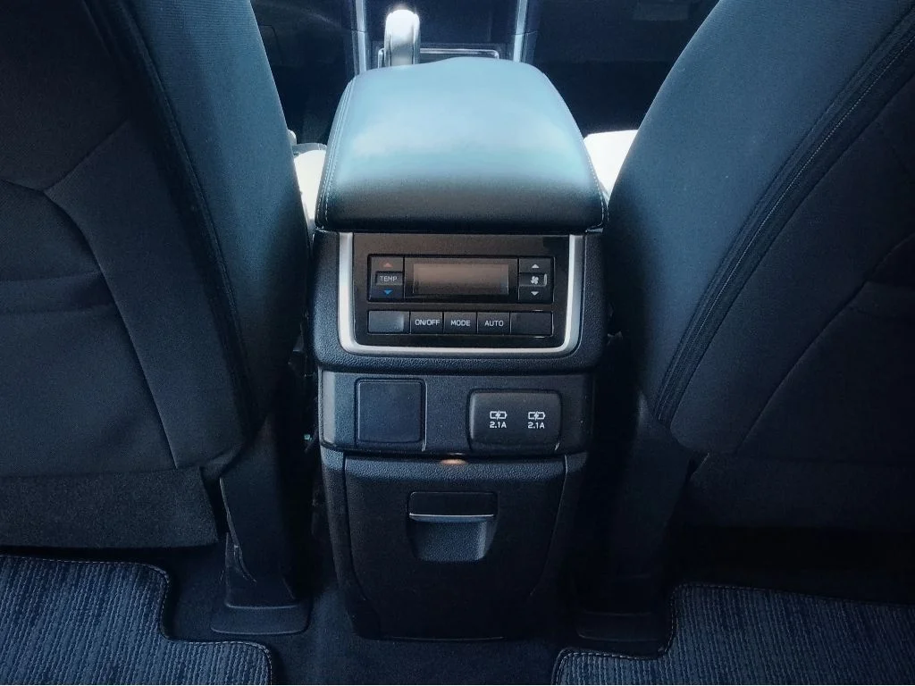 Used 2022 Ice Silver Metallic Subaru Premium image 11
