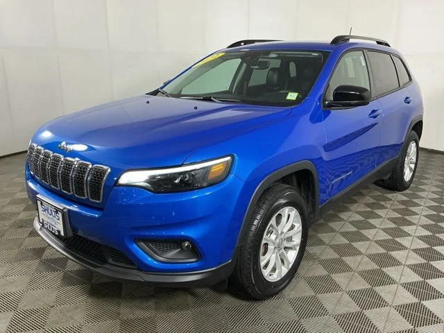 Certified Used 2022 Blue Jeep Latitude Lux image 4