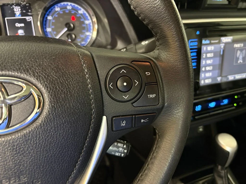 Used 2018 Gray Toyota SE image 20