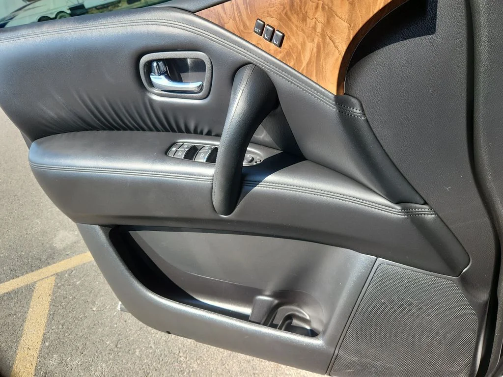 Used 2022 Gray Nissan SL image 9