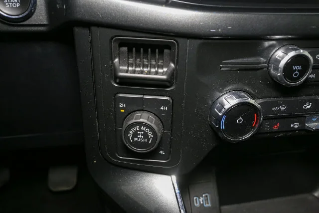 Used 2022 Black Ford XLT image 29