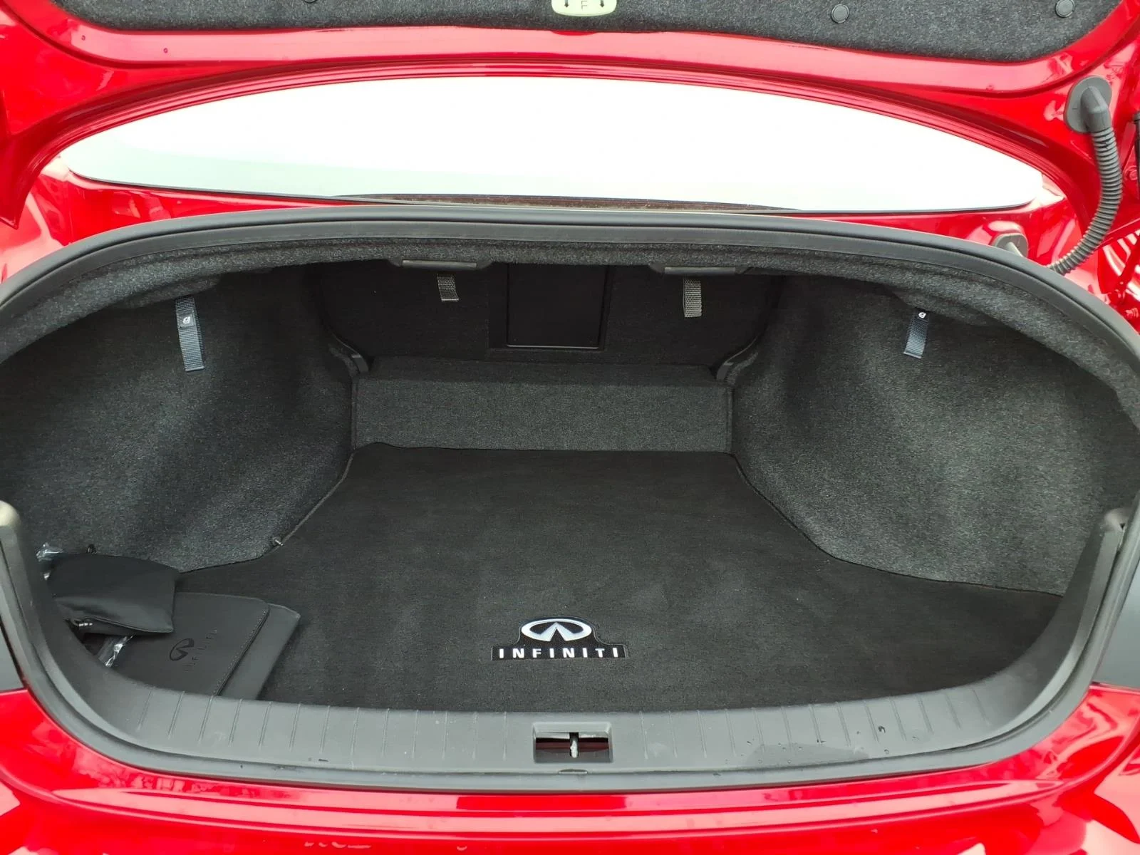 Certified Used 2023 Red INFINITI LUXE image 24