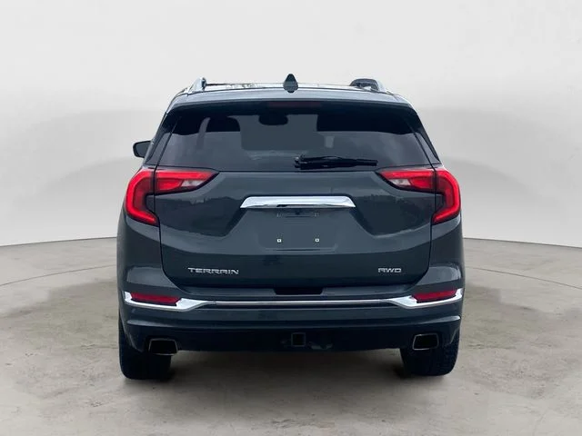 Used 2018 Gray GMC Denali image 4