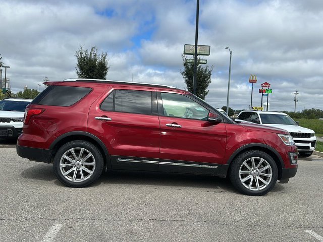 Used 2017 Red Ford Limited image 4