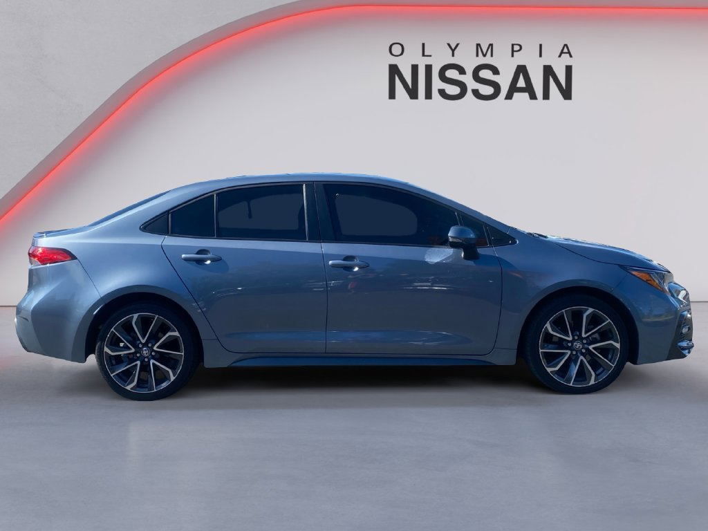 Used 2021  Toyota SE image 7