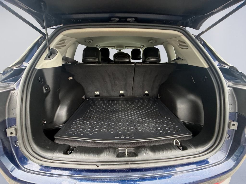 Used 2019 Blue Jeep Trailhawk image 20