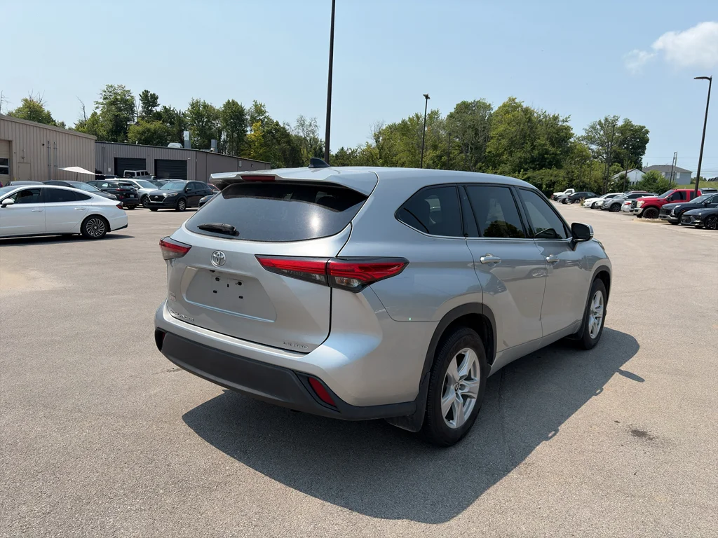 Used 2022 Celestial Silver Metallic Toyota LE image 3