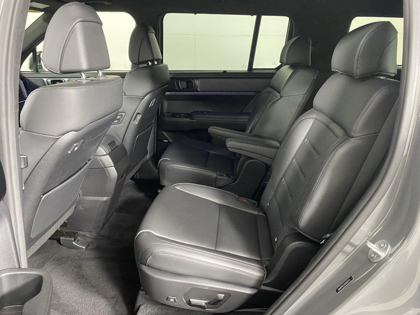 Used 2025 Hampton Gray Hyundai Calligraphy image 27