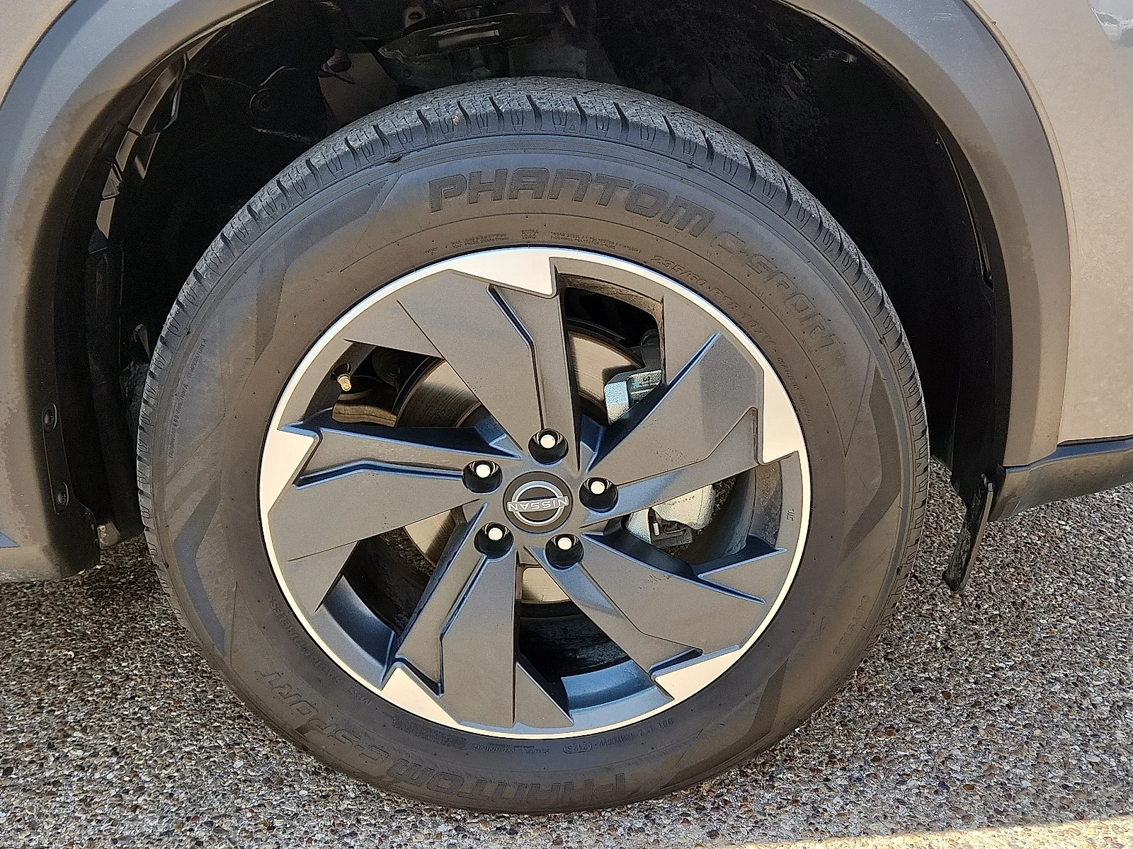 2025 Nissan Rogue SV - Photo 7