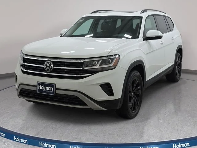 Used 2022 White Volkswagen 2.0T SE w/Technology image 1