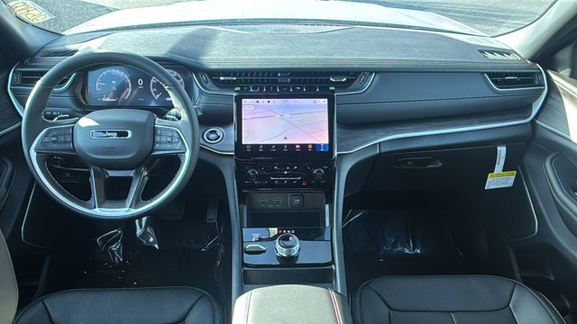 New 2025 Silver Zynith Exterior Paint Jeep Limited image 22