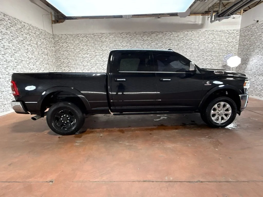 Used 2020 Diamond Black Crystal Pearlcoat Ram Laramie image 8