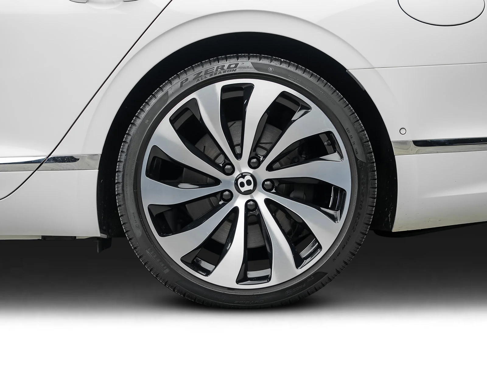 Used 2022 White Bentley  image 21