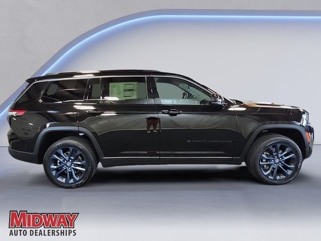New 2026 Diamond Black Crystal Pearl-Coat Exterior Paint Jeep  image 6