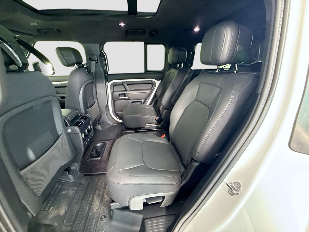 New 2026 Fuji White Land Rover V8 image 22