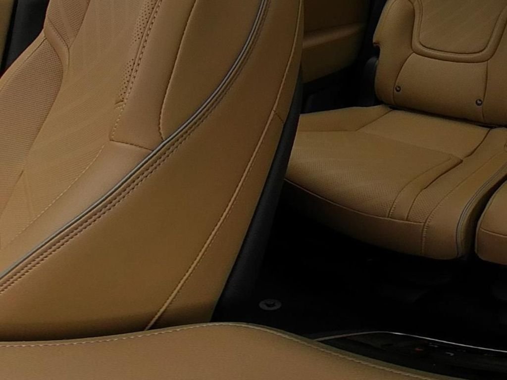 New 2026 RADIANT WHITE INFINITI Luxe 4WD image 25