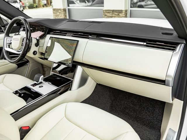 New 2026 Ostuni Pearl White LAND ROVER SE 7 Seats image 33