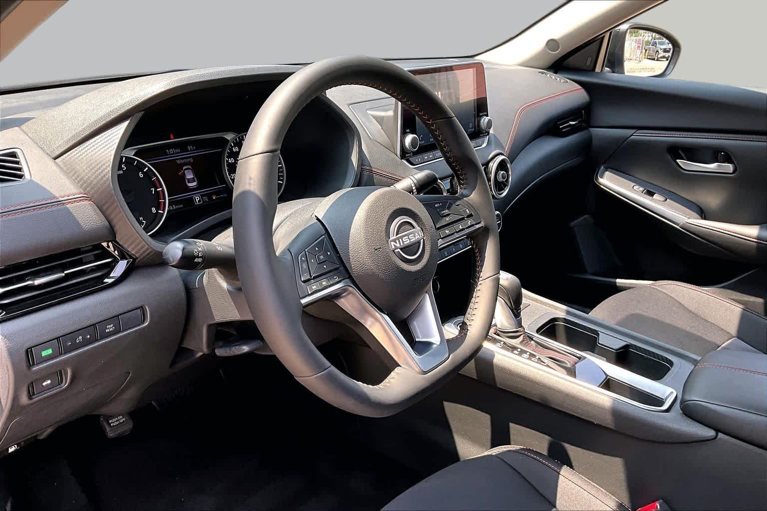 Used 2025 Super Black Nissan SR image 18
